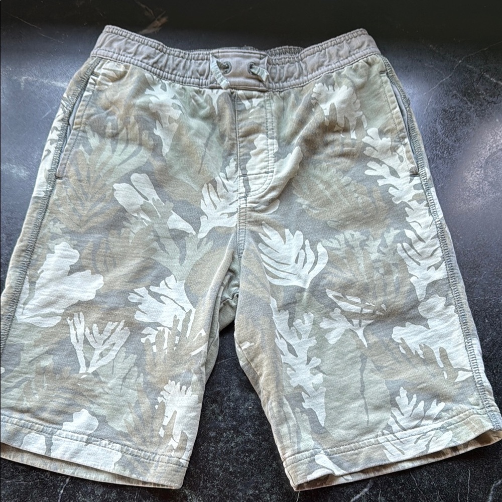 Leaf Print Cargo Shorts